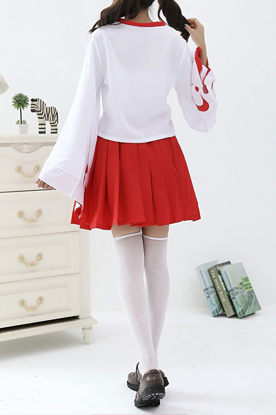 愛と気品を誇る巫女